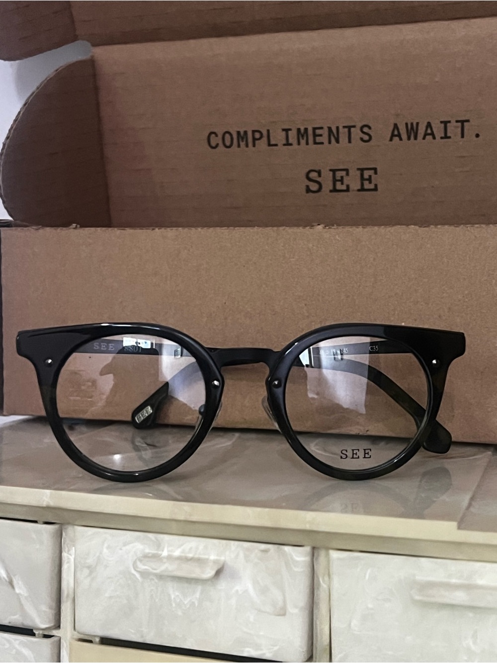 NEW SEE Eyewear Black/green subtle tortoise Round frame